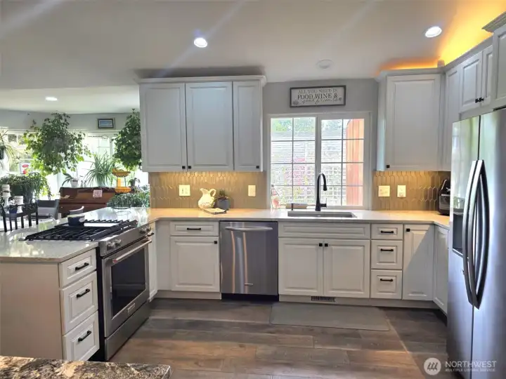 Gorgeous, gourmet kitchen with all the bells and whistles.