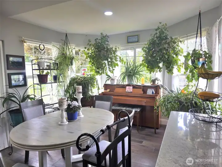 Dining area off the kitchen