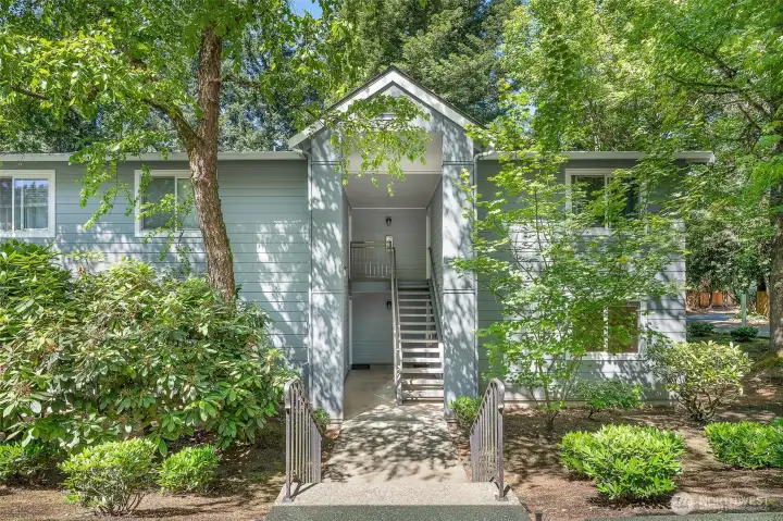 Ground floor, end unit condo with one bedroom, one bathroom, and 739 square feet.