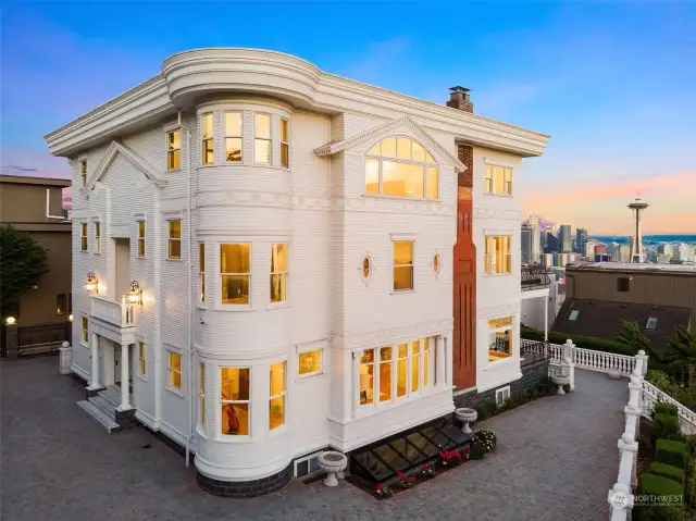 Built in 1902 for Seafirst founder W.J. Whitney, this historic home is unlike anything else