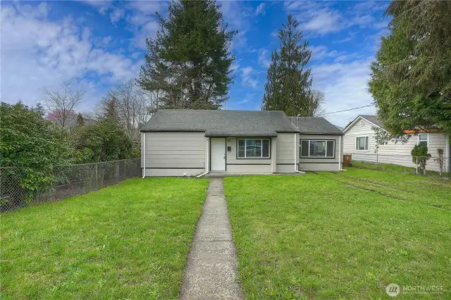 Spacious fully fenced front yard
