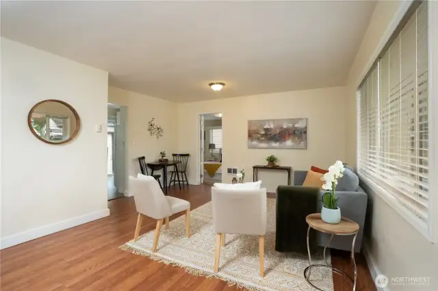 Living space with open access to all rooms