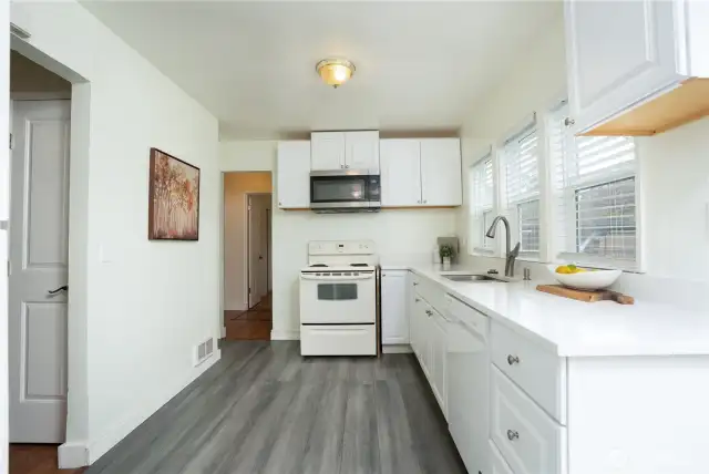 Updated countertops & cabinets