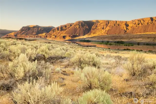 1.44 acres with Columbia River views