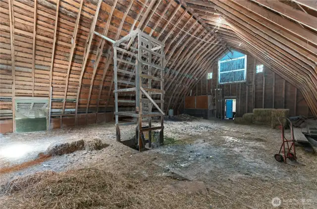 Seller reports it hold 100 tons of hay!!