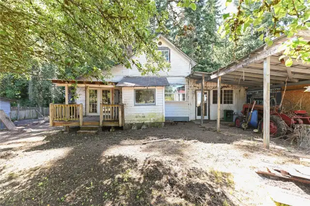Damaged home but may be able to be updated~