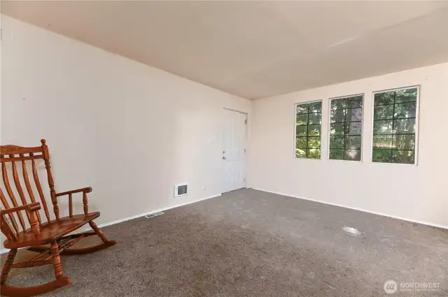 Living room in damaged home~
