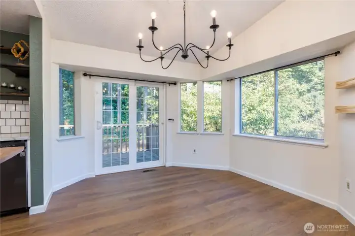 Lots of windows to let in that evergreen view!