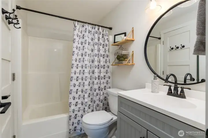 Full hall bath on main level