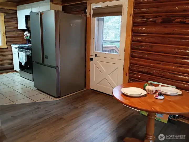 dining area off kitchen