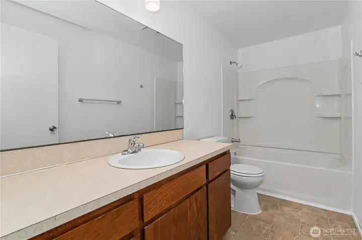 Unit B - Bathroom
