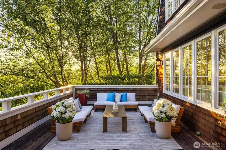 Expansive Deck off living/kitchen Expansive Deck off living/kitchen