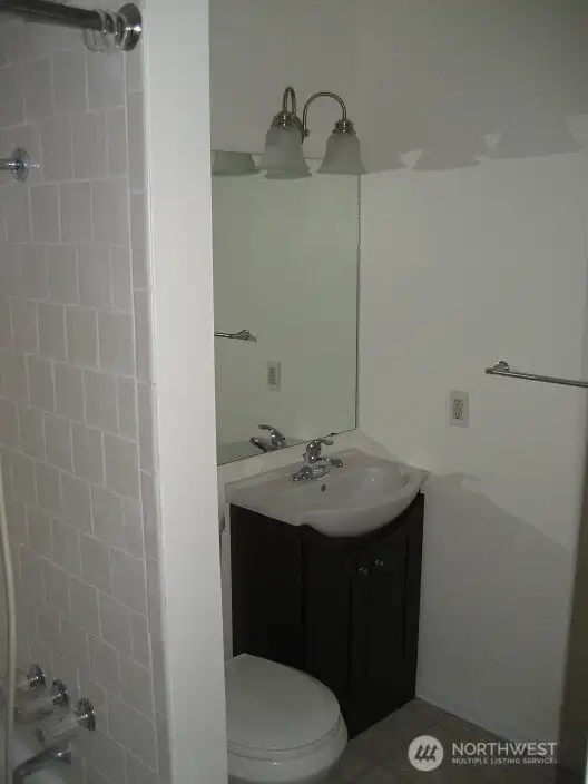 Second Unit Bathroom Second Unit Bathroom