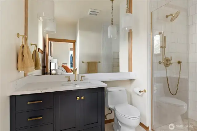 Fully remodeled primary bathroom, elegance in every detail!