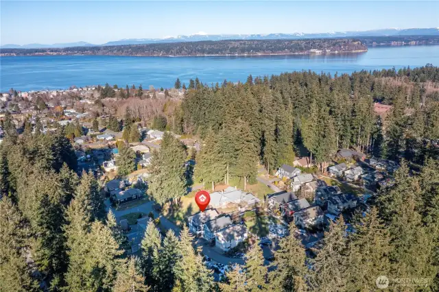 The artistic seaside town of Langley, with it's charming restaurants, shops and beachfront is at your fingertips! The Highlands is a delightful community, beautifully maintained and welcoming.