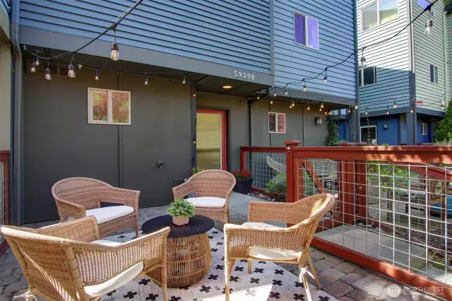 This outdoor space is a luxury in a townhome, and is ready for summer hangs!