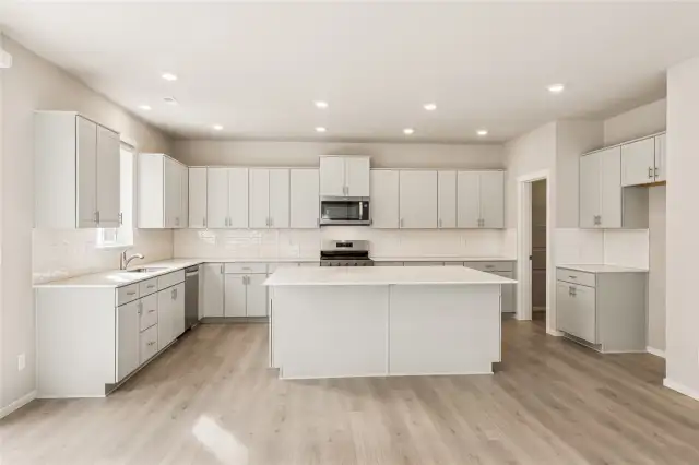 Photo rendering is representational. Actual home is under construction and finishes, elevation, and paint colors may vary. See site agent for details.