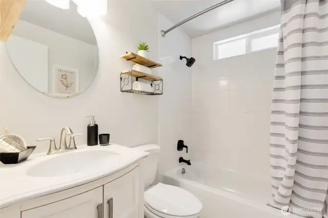 Full bath upstairs.