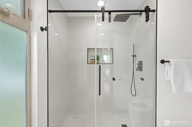 Primary Walkin Shower