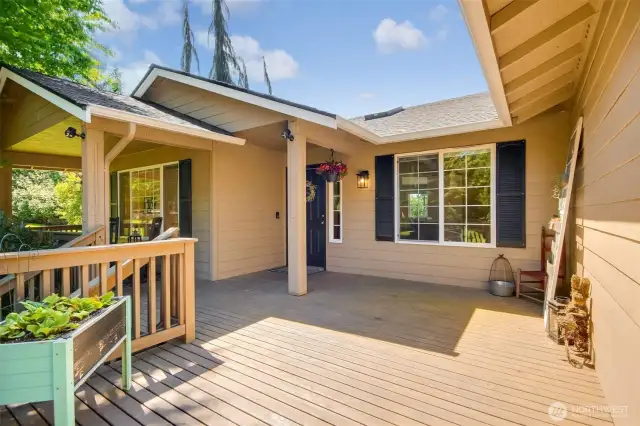 Beautiful front deck