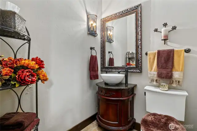 Main floor 1/2 bath