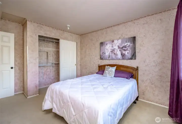 Guest bedroom