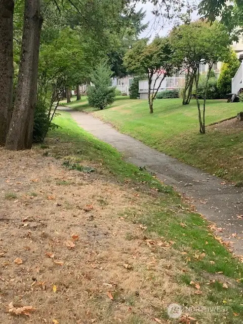 Trail at River Walk along the Puyallup River
