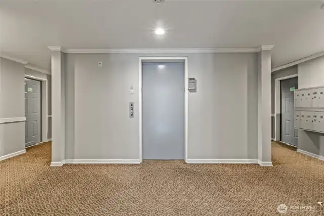 Garage elevator/No stairs required