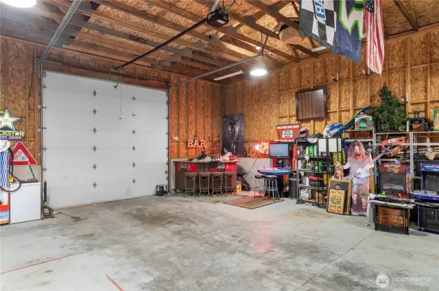 Massive 1200 sq ft shop.