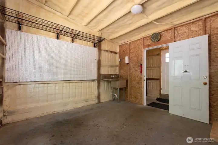 Workshop/Gym space with mini split, plumbing and frnech doors!