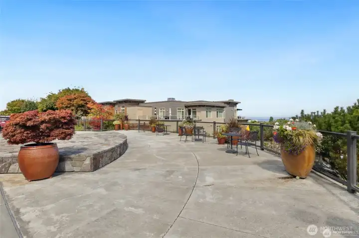 Just one of the many seating areas located within the complex. This is right next to the building the unit is located in.