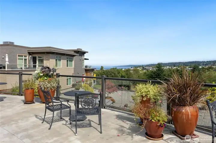 Just one of the many seating areas located within the complex. This is right next to the building the unit is located in.