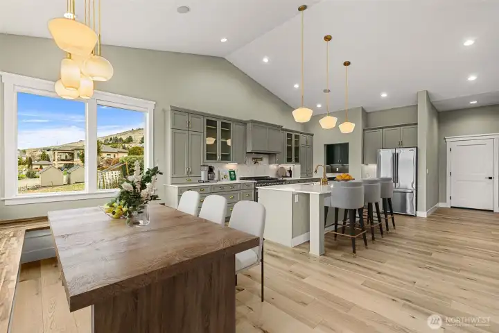 Room for EVERYONE  and sophisticated for intimate gatherings.