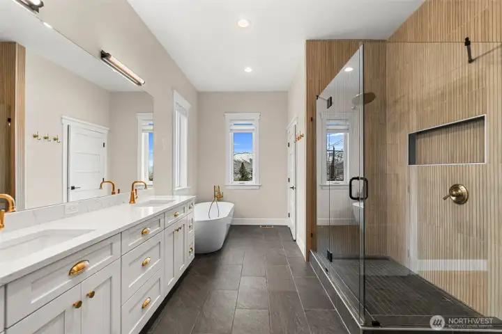 Primary 5 star bathroom with private water closet.