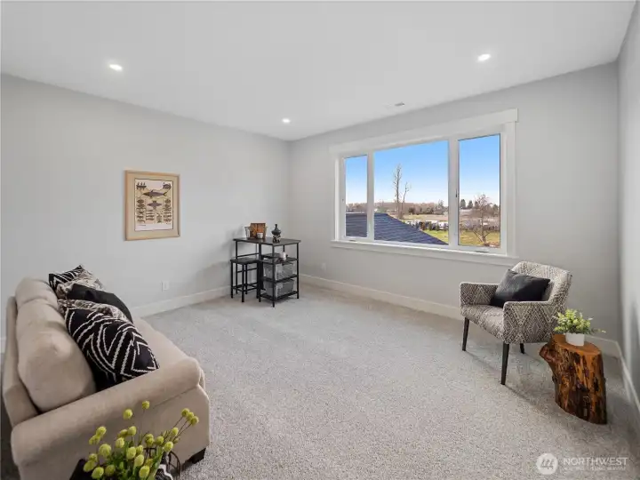 Big bonus room perfect for entertaining.