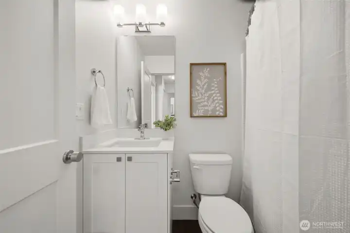 Bathroom 2 (3rd floor – Model Home)
