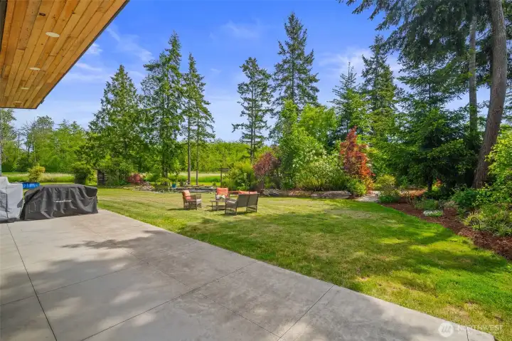 Fabulous patio to enjoy serene nature.