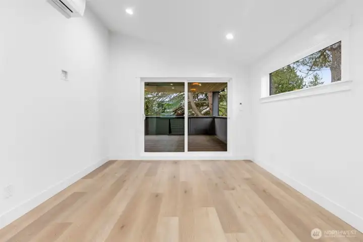 Top floor bonus room - endless possibilities! Top floor bonus room - endless possibilities!