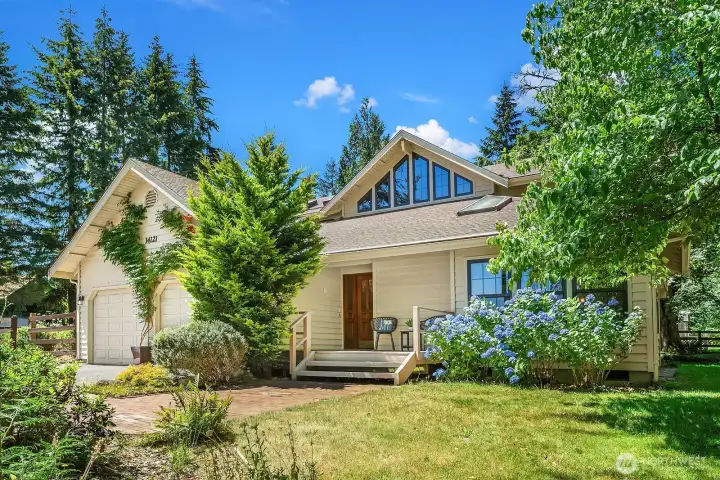 Home on 5.58 Acres with Shop, Barn and Pastures