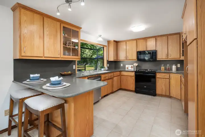 Kitchen with Eating Bar