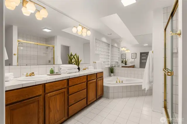 Ensuite Primary Bathroom with Jetted Soaking Tub