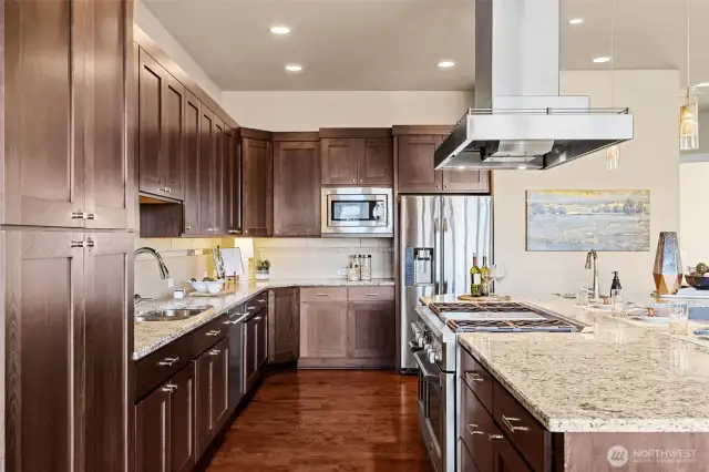 Plenty of Kitchen Cabinets and Counter workspace!