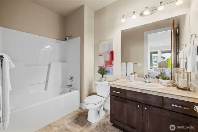 Main Floor Full Bathroom with Tub/Shower Combo.