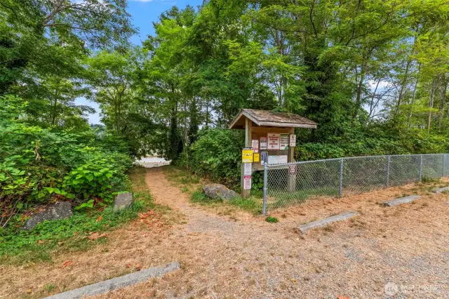 Public access to the bay across the street diagonally from this property.