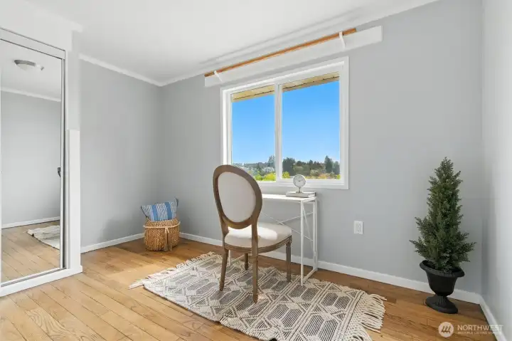 Unit B 1st Bedroom or office