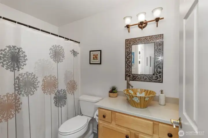2nd bathroom