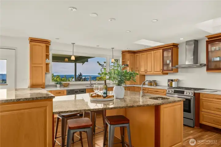An oversized island for everyday living and entertaining