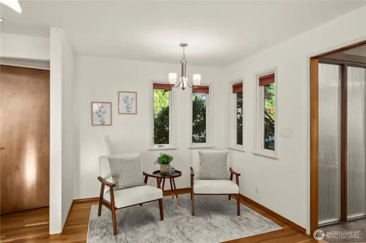 A relax sitting area next to the kitchen