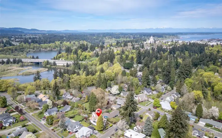 Come tour this beautiful home located in the Carlyon neighborhood of Olympia!