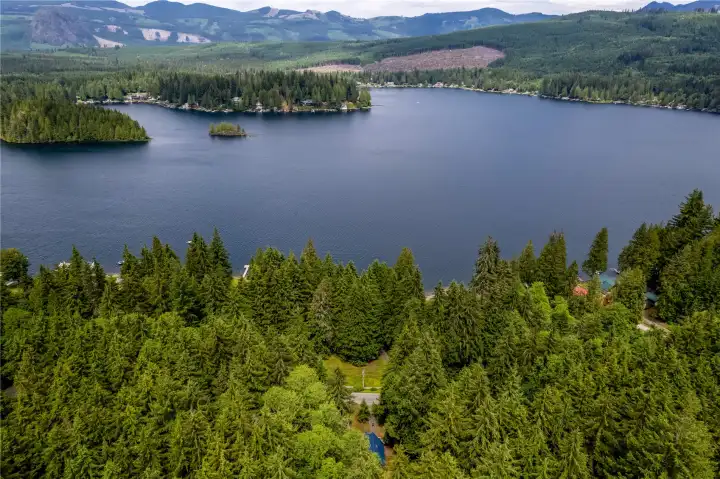 Secluded lot with lots of sun and public lake access.